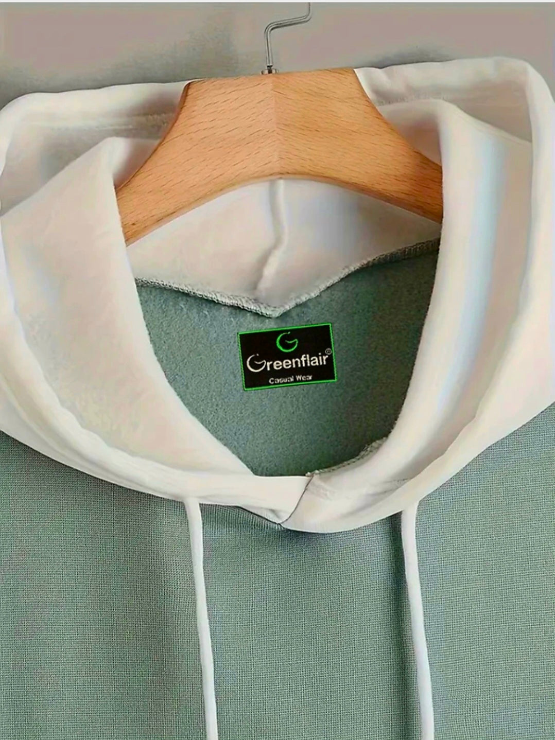 Men Full Sleeve Solid Hooded Sweatshirt