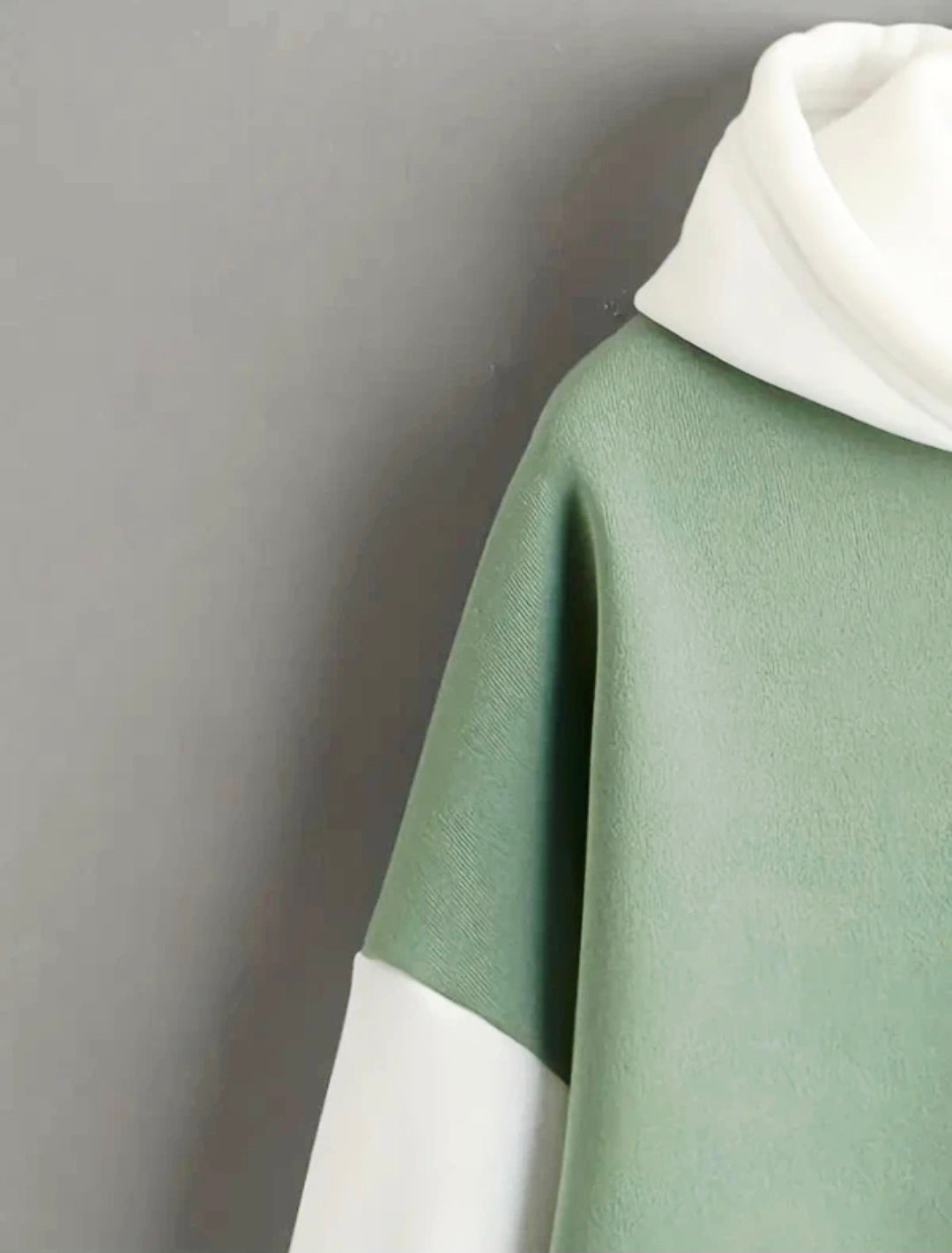 Men Full Sleeve Solid Hooded Sweatshirt